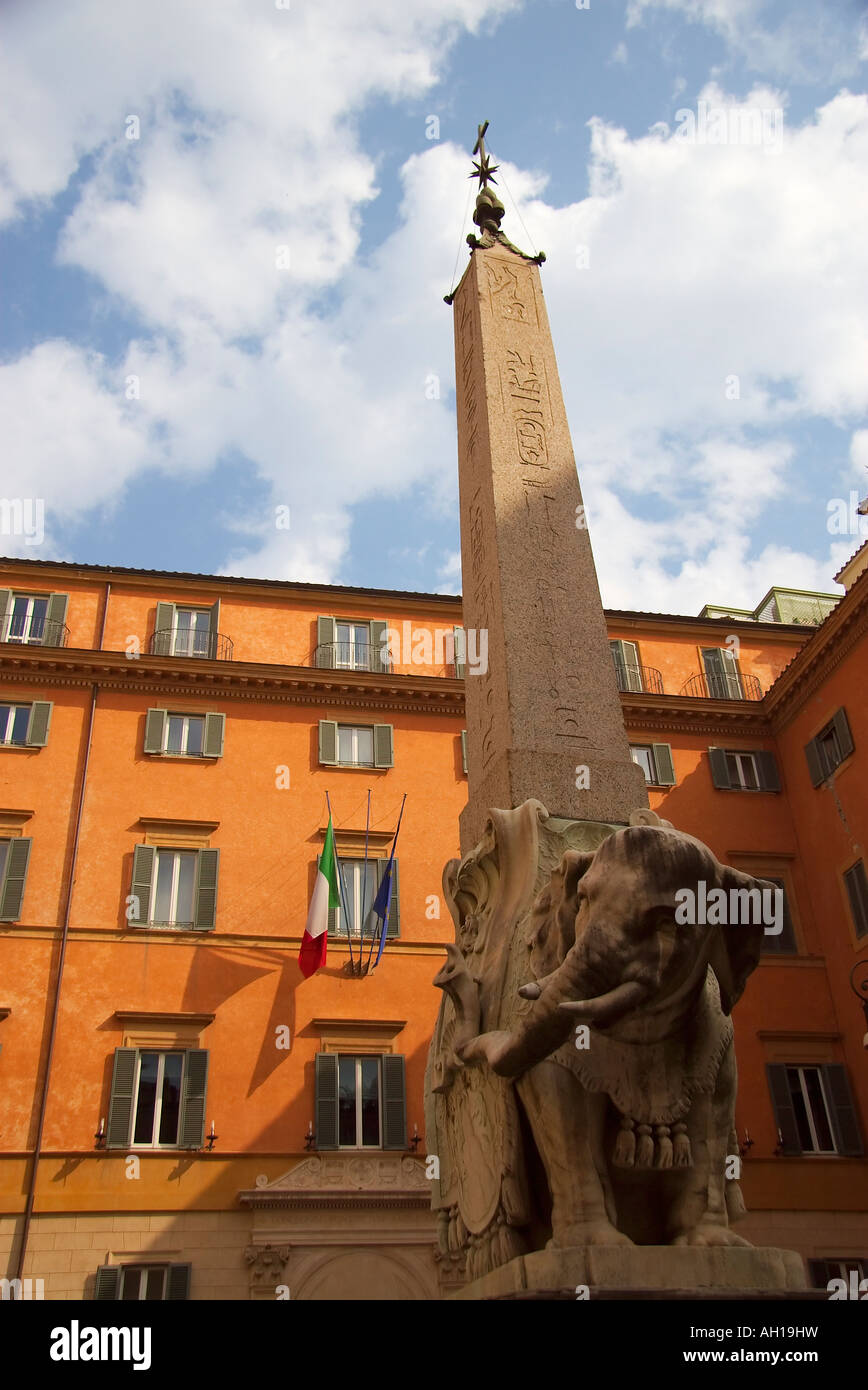 Roma Italia Santa Maria Sopra Minerva Pulcino della Minerva Elephant obelisco di supporto Foto Stock