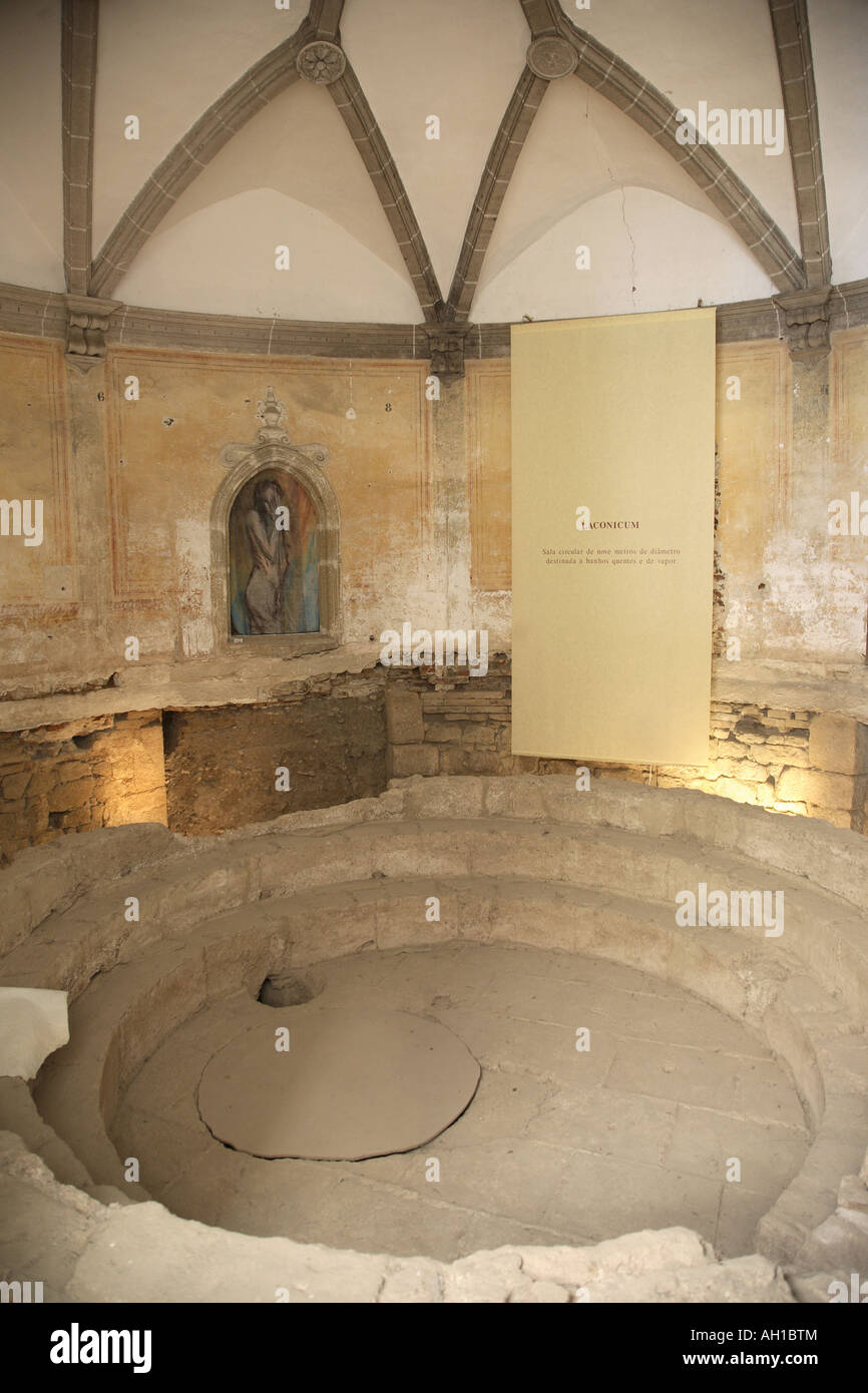 Bagni romani nel municipale Municipio, Evora, Alentejo, Portogallo Foto Stock
