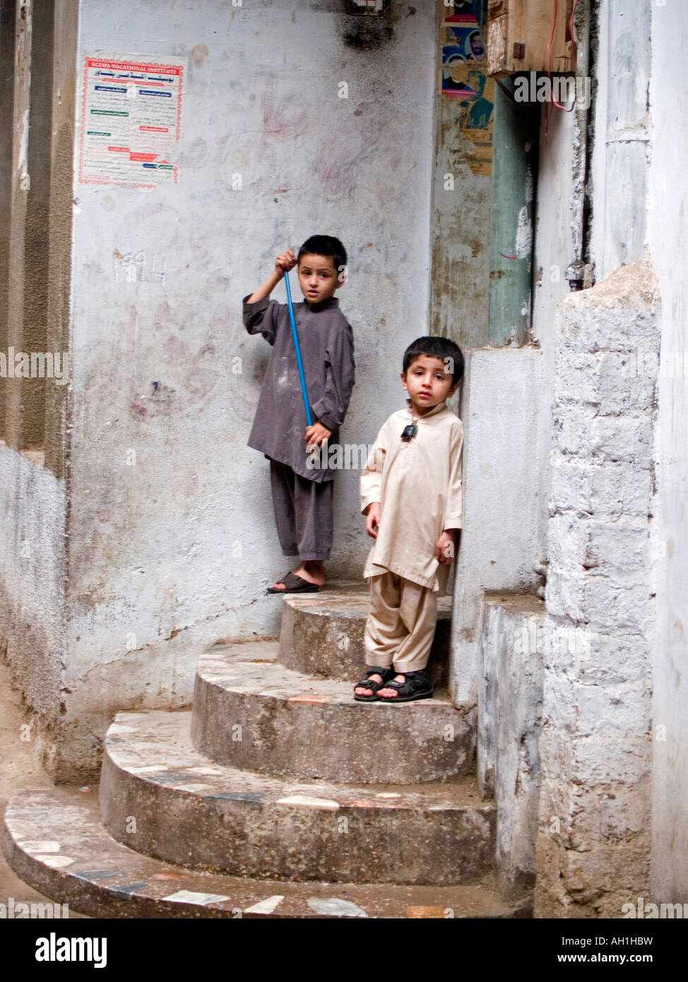 2 ragazzi Afgani a Peshawar in Pakistan Foto Stock