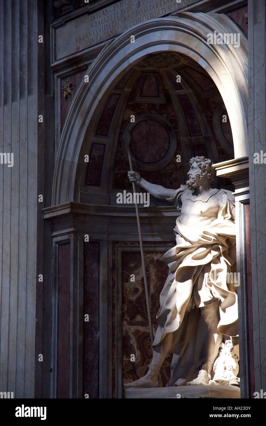 Roma Basilica di San Pietro interno statua arte Foto Stock