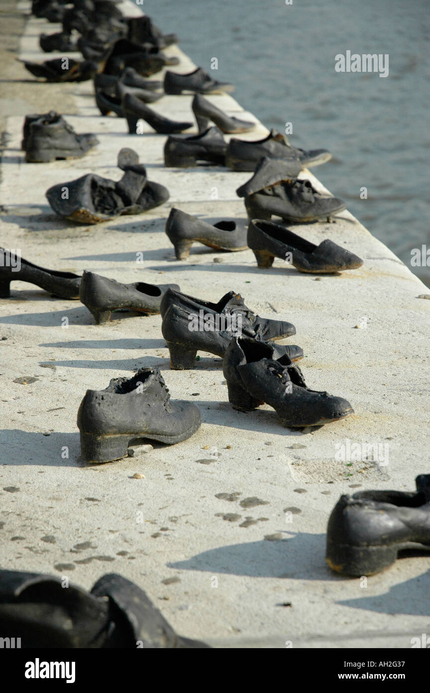 Scarpe sulla riva del Danubio Budapest Foto Stock