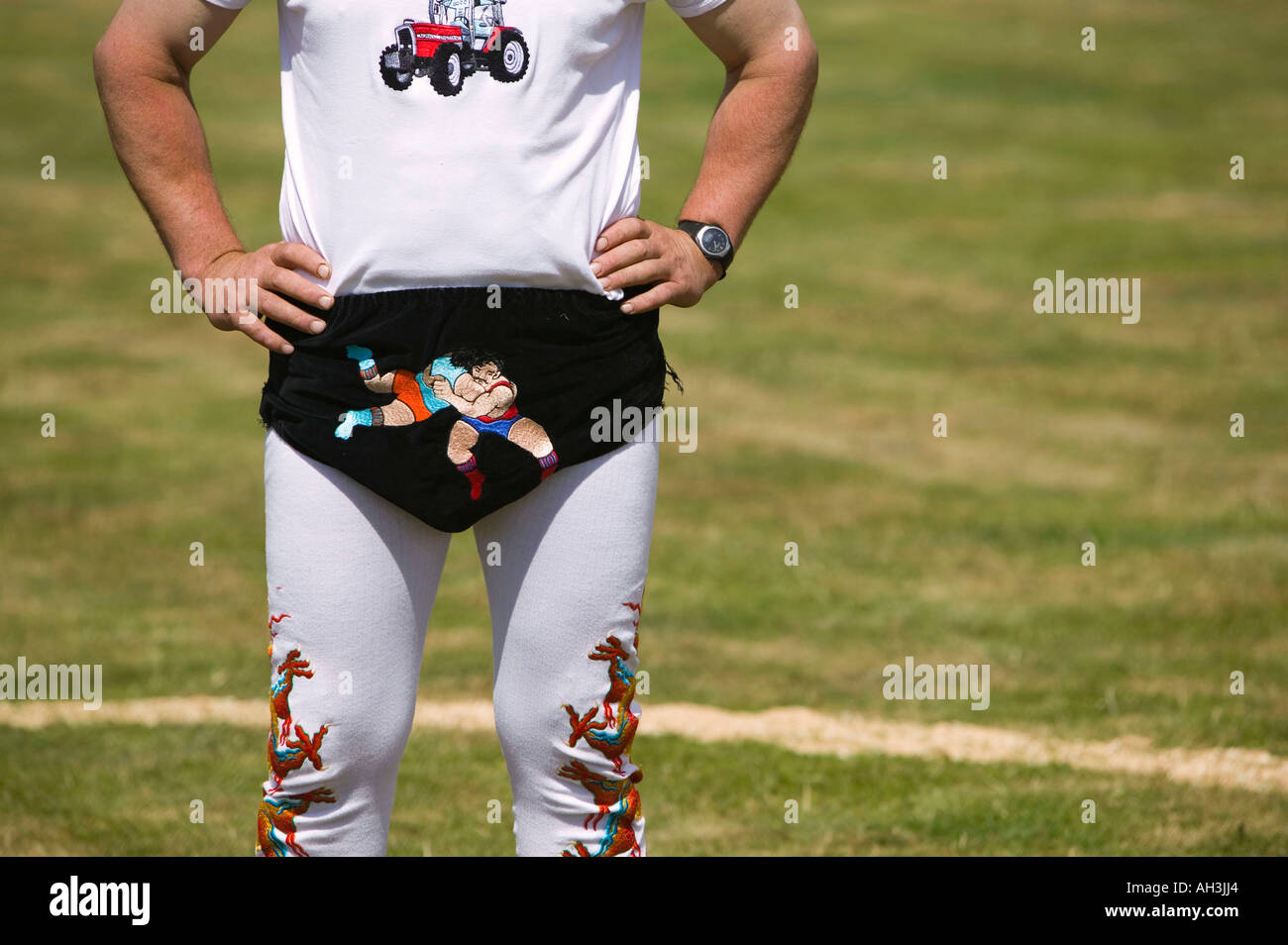 Cumberland lottatore in costume tradizionale a Ambleside sport, Lake District, REGNO UNITO Foto Stock