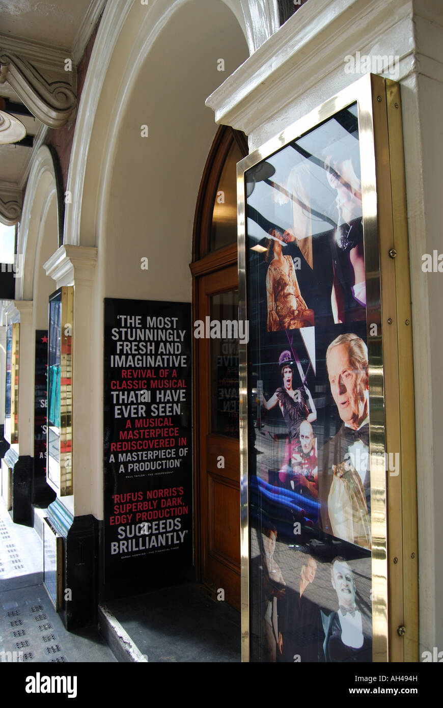 Caberet il musical, teatro lirico, Shaftesbury Avenue, nel West End di Londra, Inghilterra, Regno Unito Foto Stock