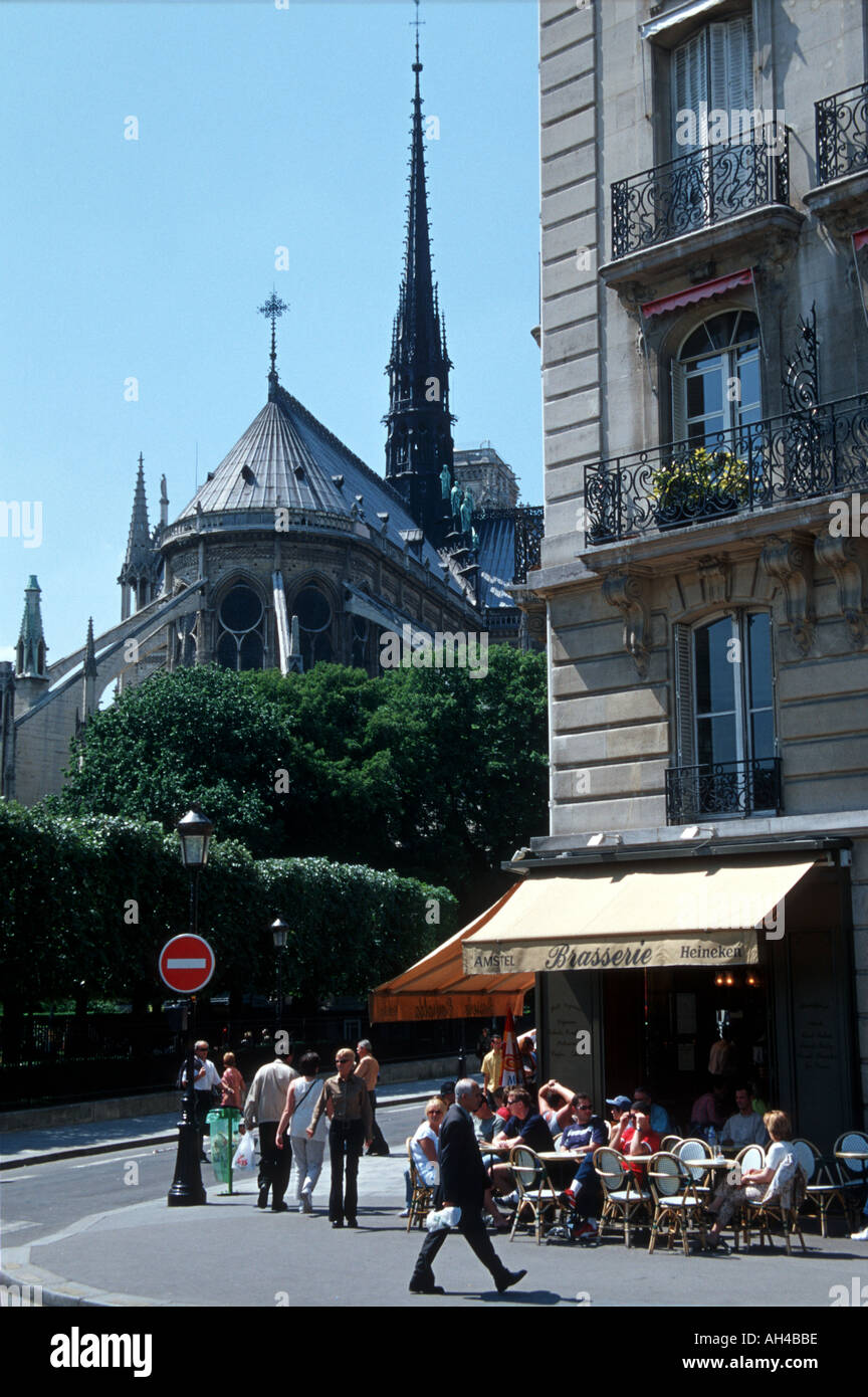 Cafe vicino a Notre Dame Parigi Foto Stock