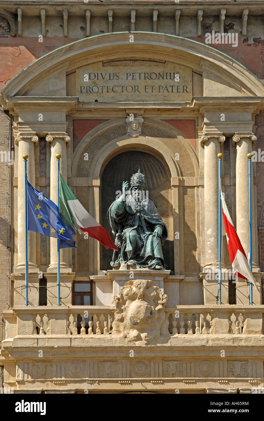 Statua di San Petronio a Bologna, Italia Foto Stock