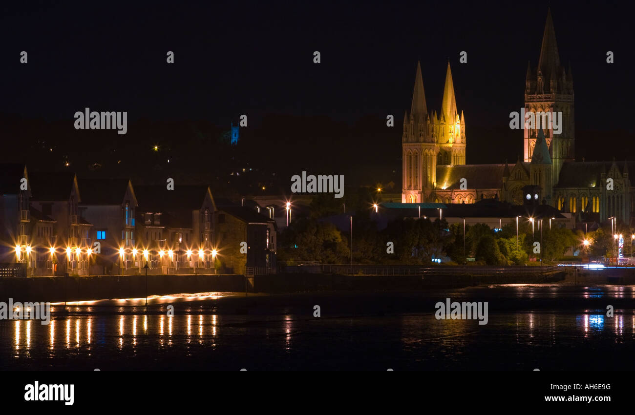 Truro visto da Malpus di notte Cornwall Inghilterra REGNO UNITO Foto Stock