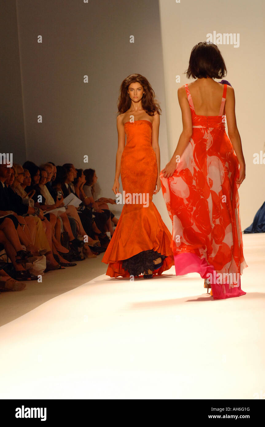 Visualizzazione modelli Tuleh Primavera 2008 mode durante la settimana della moda di New York Foto Stock