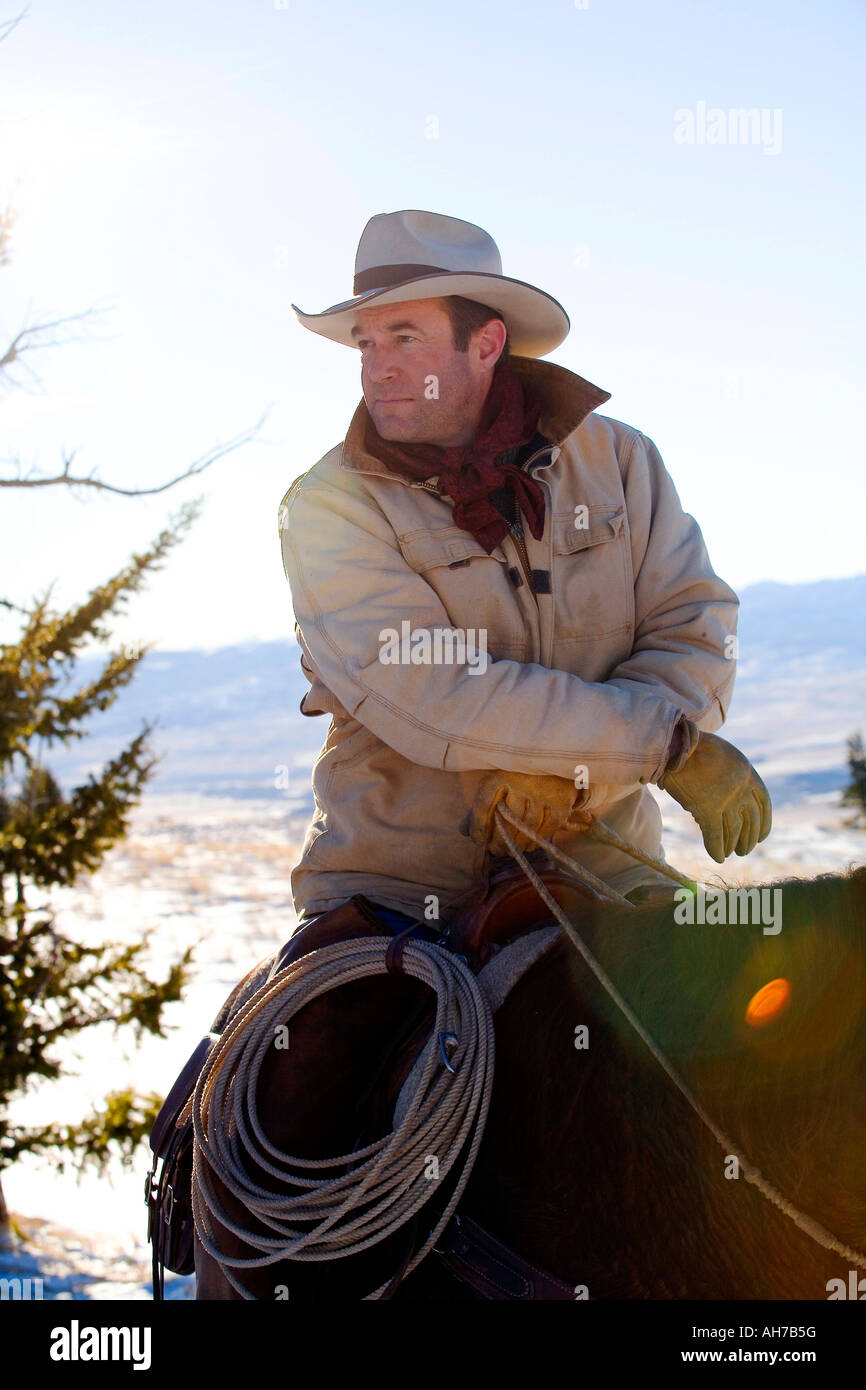 Coppia uomo seduto su un cavallo e di pensiero Foto Stock
