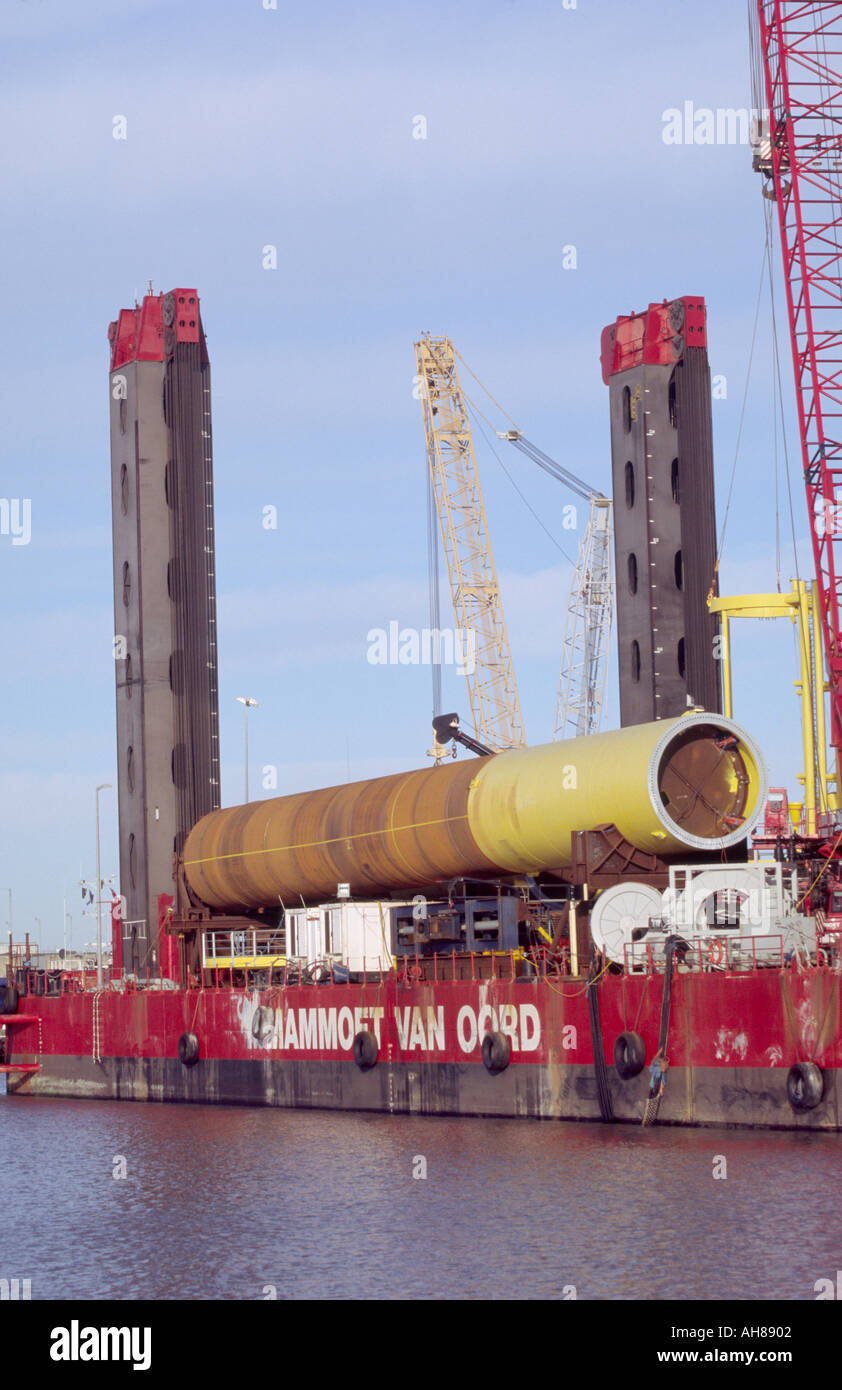 JUMPING JACK MARINE DRIVER DI PELO RIG ormeggiato sul fiume y vengono al porto di Great Yarmouth NORFOLK East Anglia England Regno Unito Foto Stock