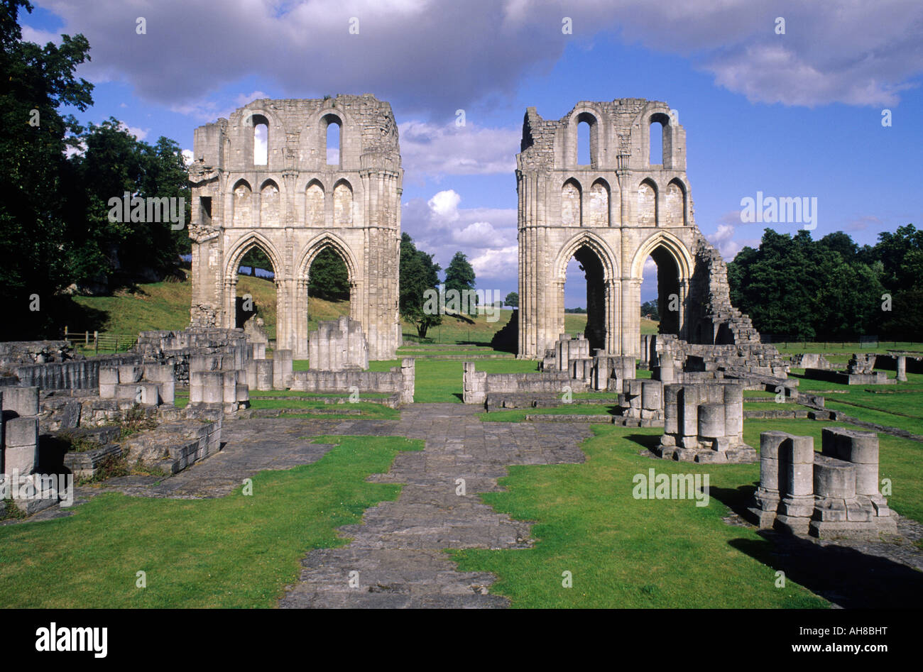 Roche Abbazia Cistercense di rovine del monastero di Yorkshire Foto Stock