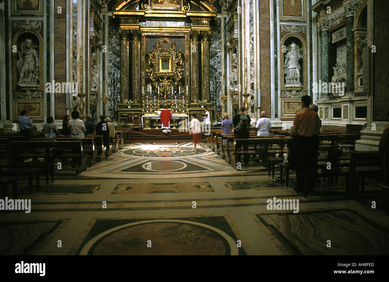 La Santa Messa nella basilica di Maria Maggiore di Roma Foto Stock