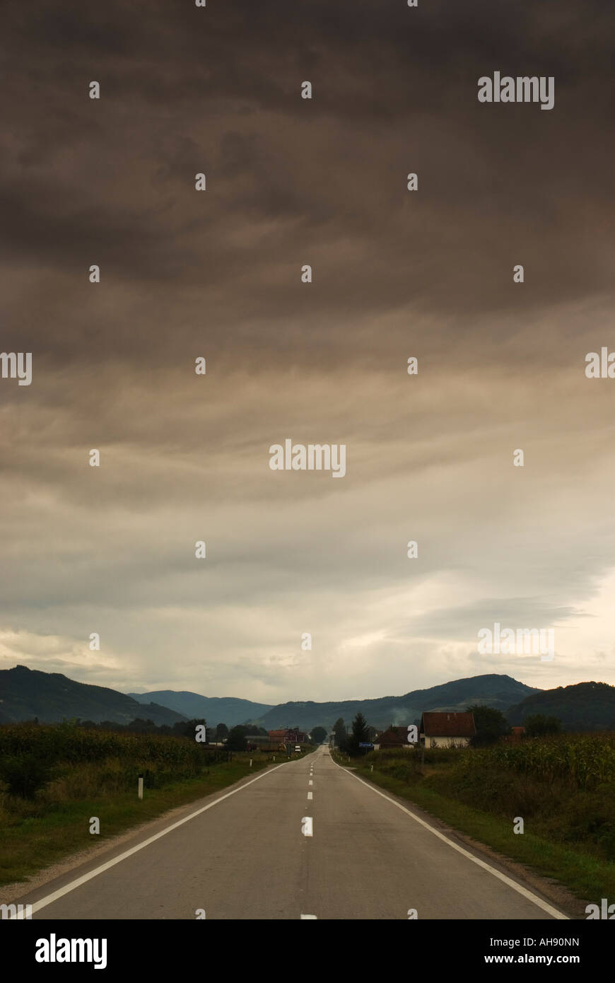 Strada a nord di Ivanjica, Serbia Foto Stock