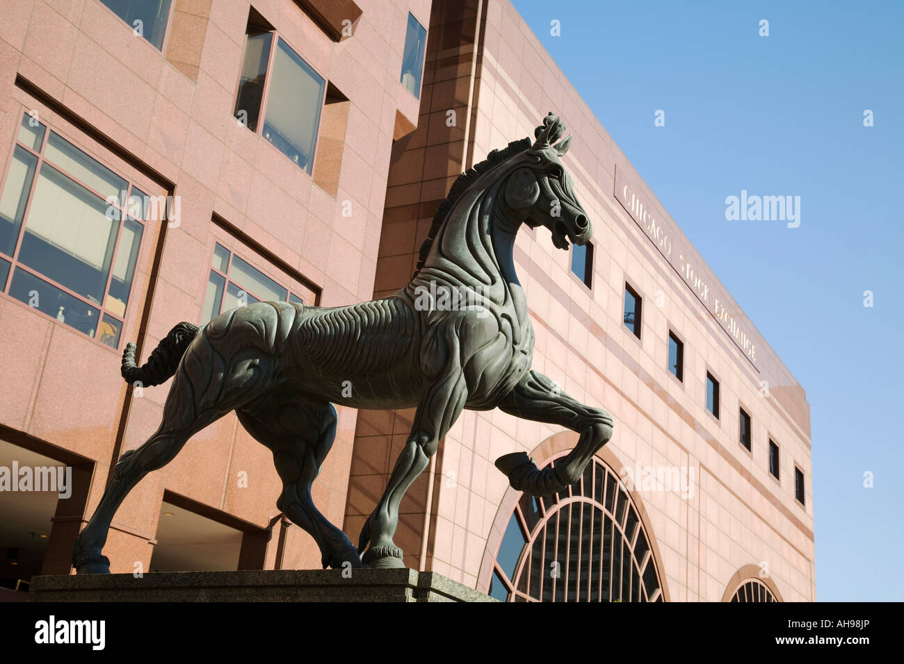 ILLINOIS Chicago Riderless horse scultura fuori borsa di Chicago Ludovico De Luigi San Marco II Foto Stock