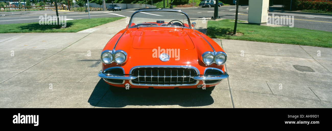 Restaurato red 1959 Corvette vista frontale Portland Oregon Foto Stock