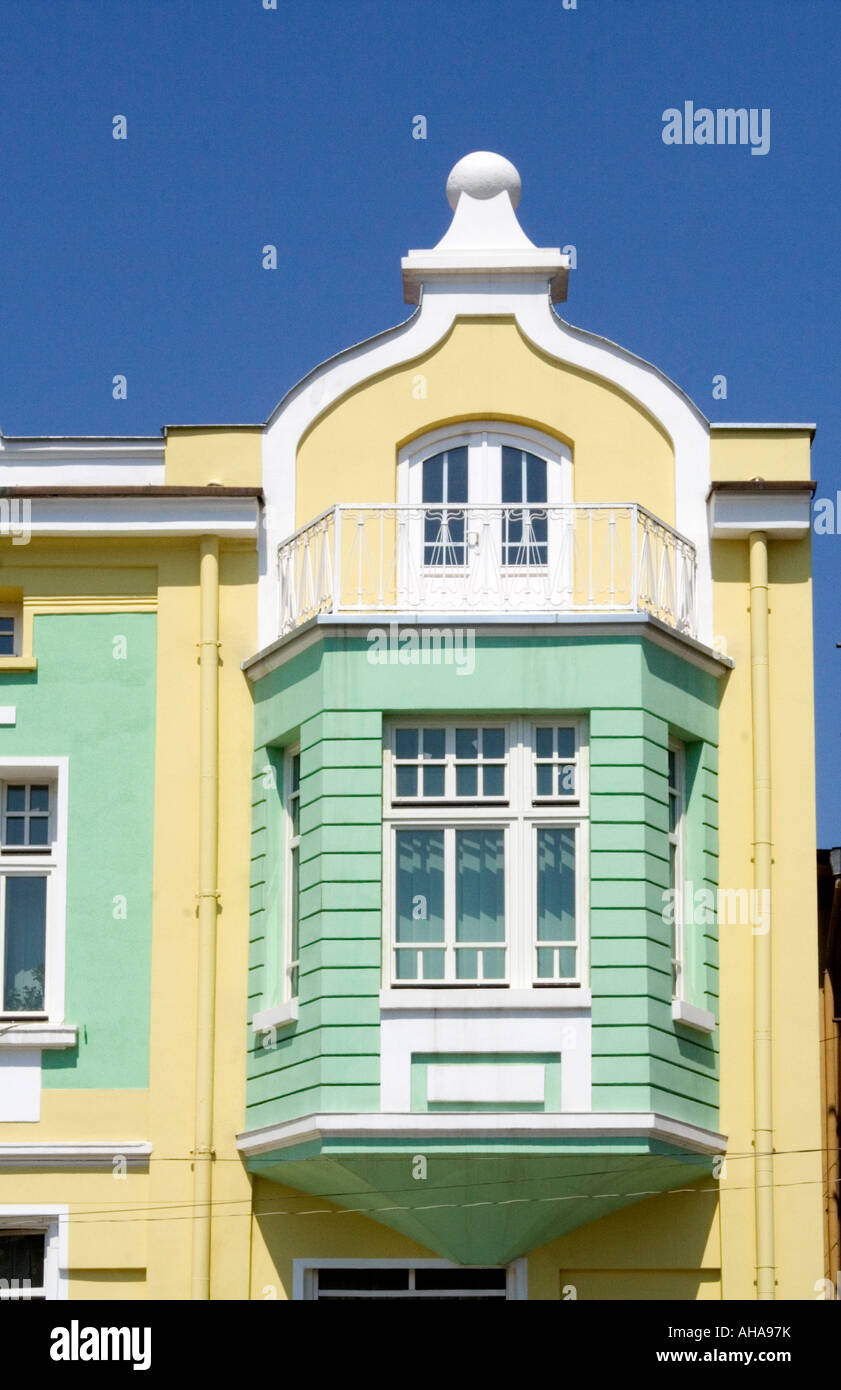 Dipinto di edificio neoclassico in Dobrich in Bulgaria Foto Stock