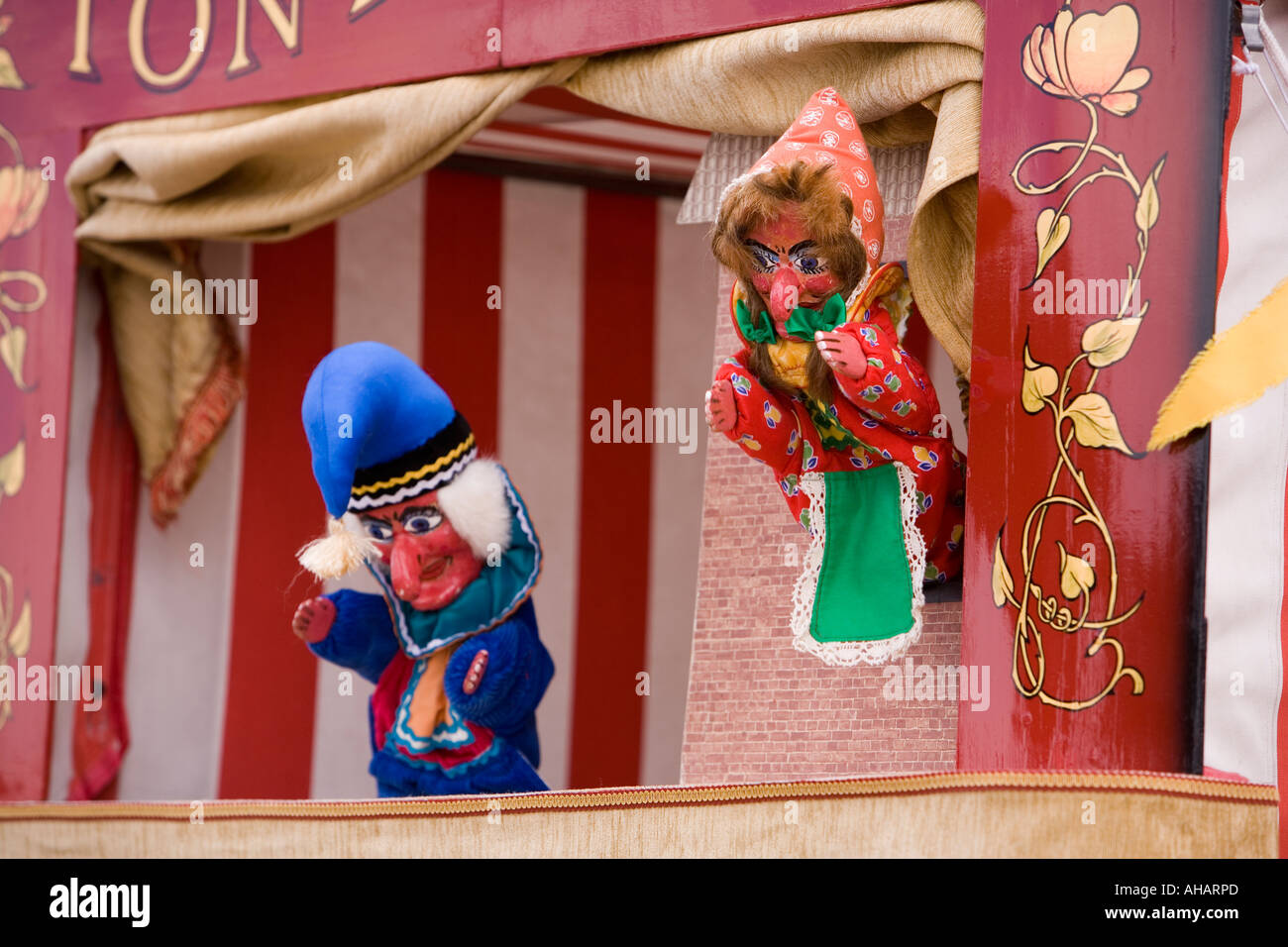 Regno Unito Hampshire Romsey Broadlands CLA gioco equo villaggio gallese Tony James Punch e Judy mostra la Signora Signor Punch Foto Stock