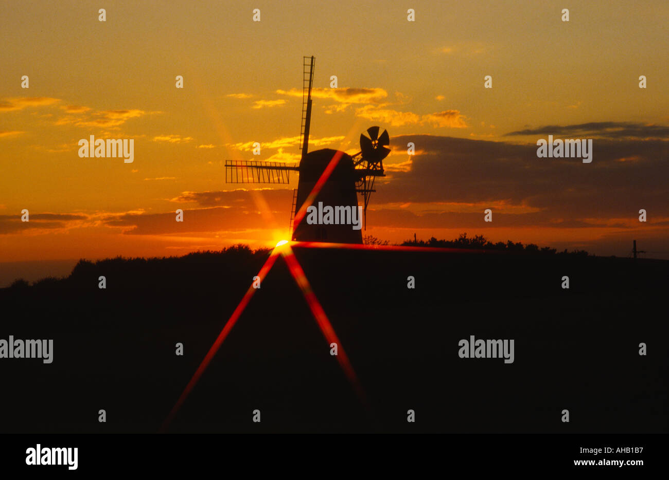 Il mulino a vento di Patcham al tramonto Brighton East Sussex England Foto Stock