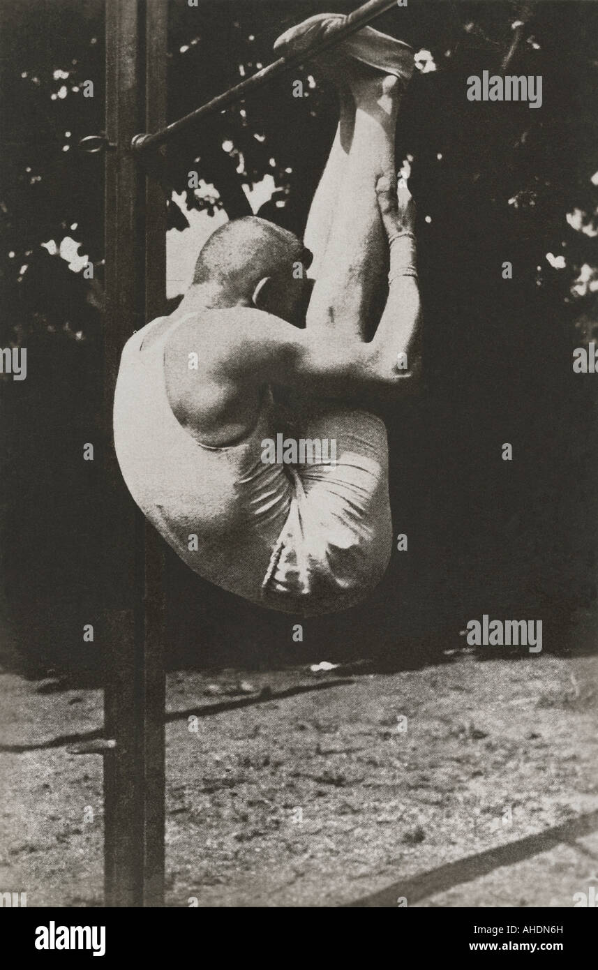 sport, educazione fisica, ginnastica artistica, barra orizzontale, 1920s, 20s, 20th secolo, , Foto Stock