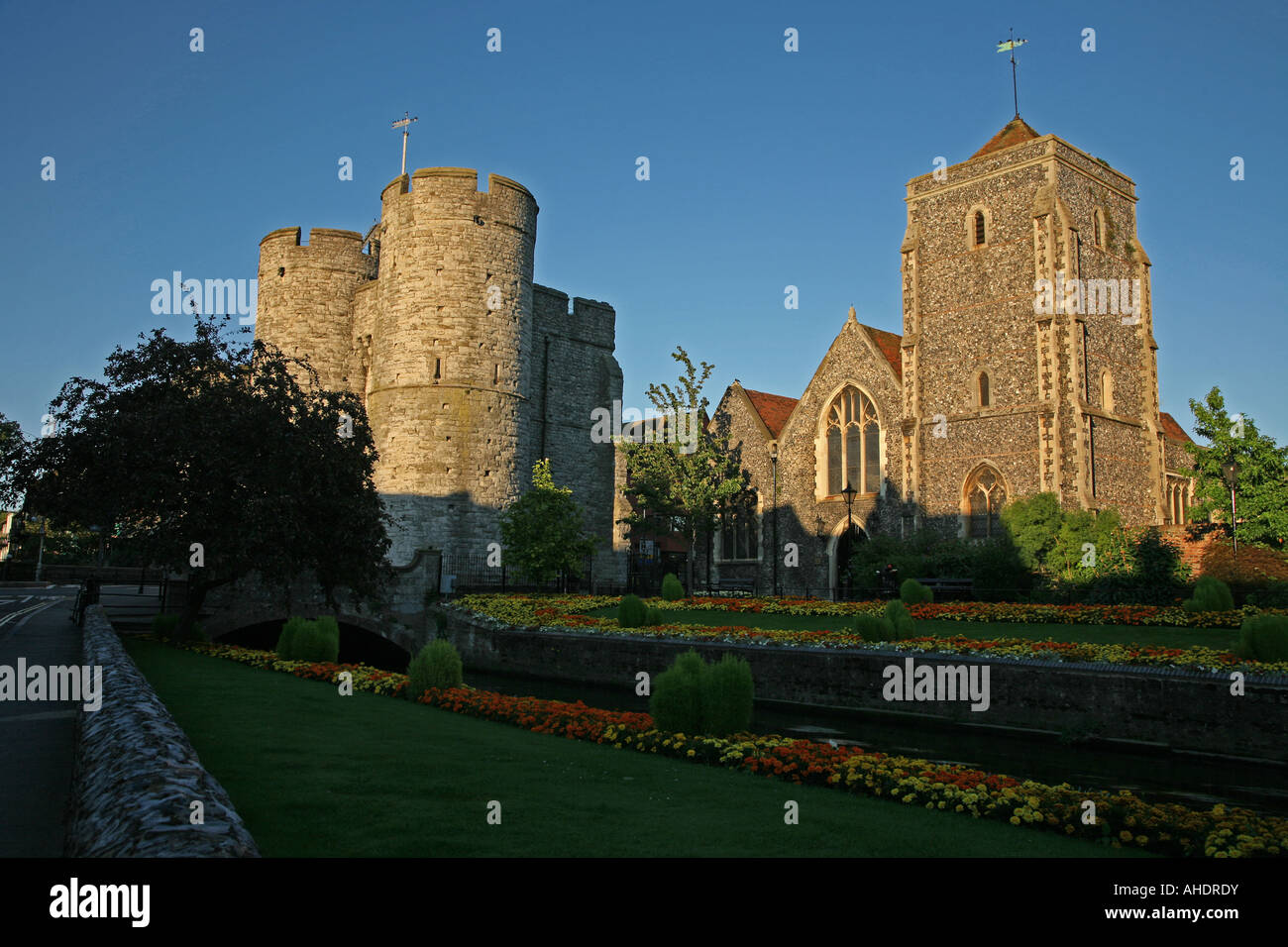 Westgate Giardini Giardino Canterbury chiesa abbaziale Foto Stock