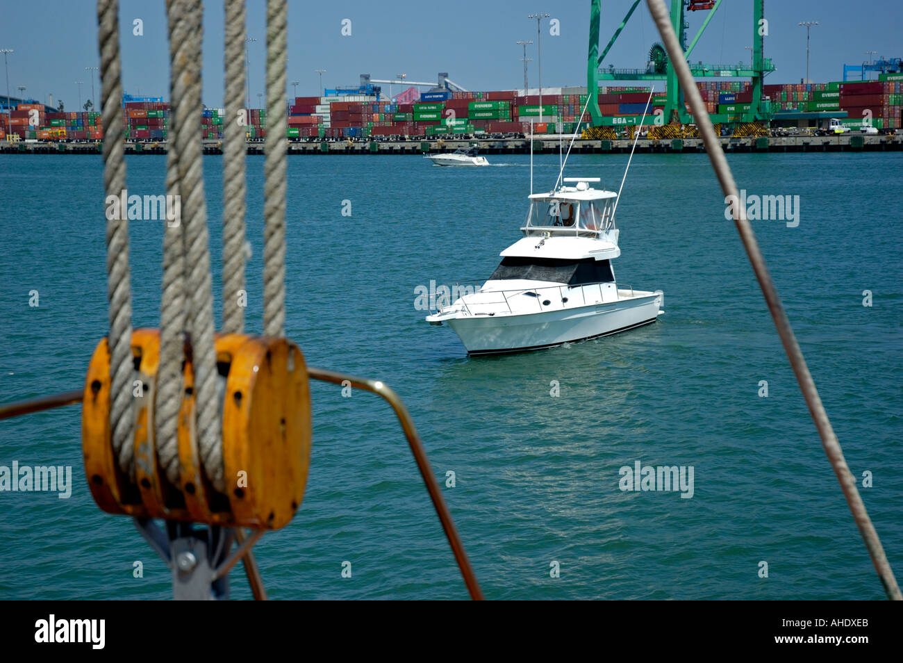 Piccolo yatch a San Pedro Harbor California Foto Stock