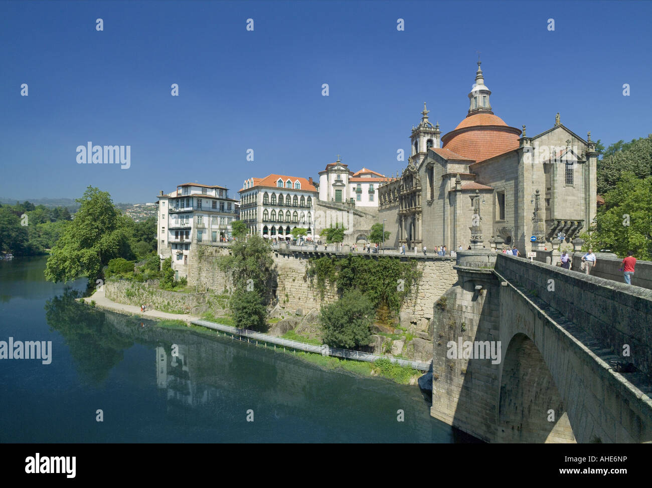 Il Portogallo, la Costa Verde, Amarante, la storica città vecchia e il fiume Tamega Foto Stock