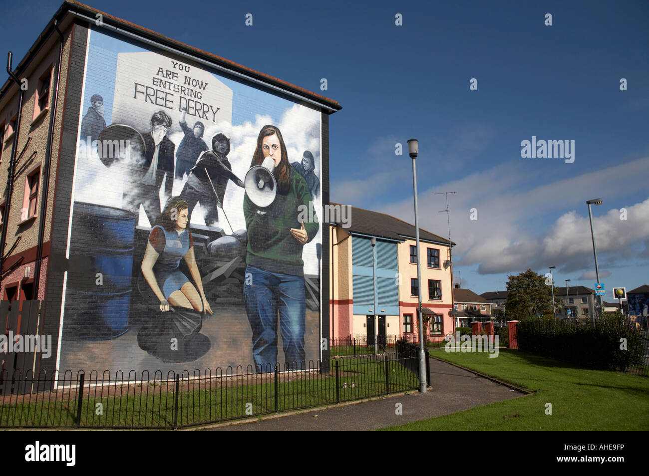 Bernadette nella battaglia del Bogside , parte dei popoli gallery murales in Rossville Street dell'area bogside di Derry Foto Stock