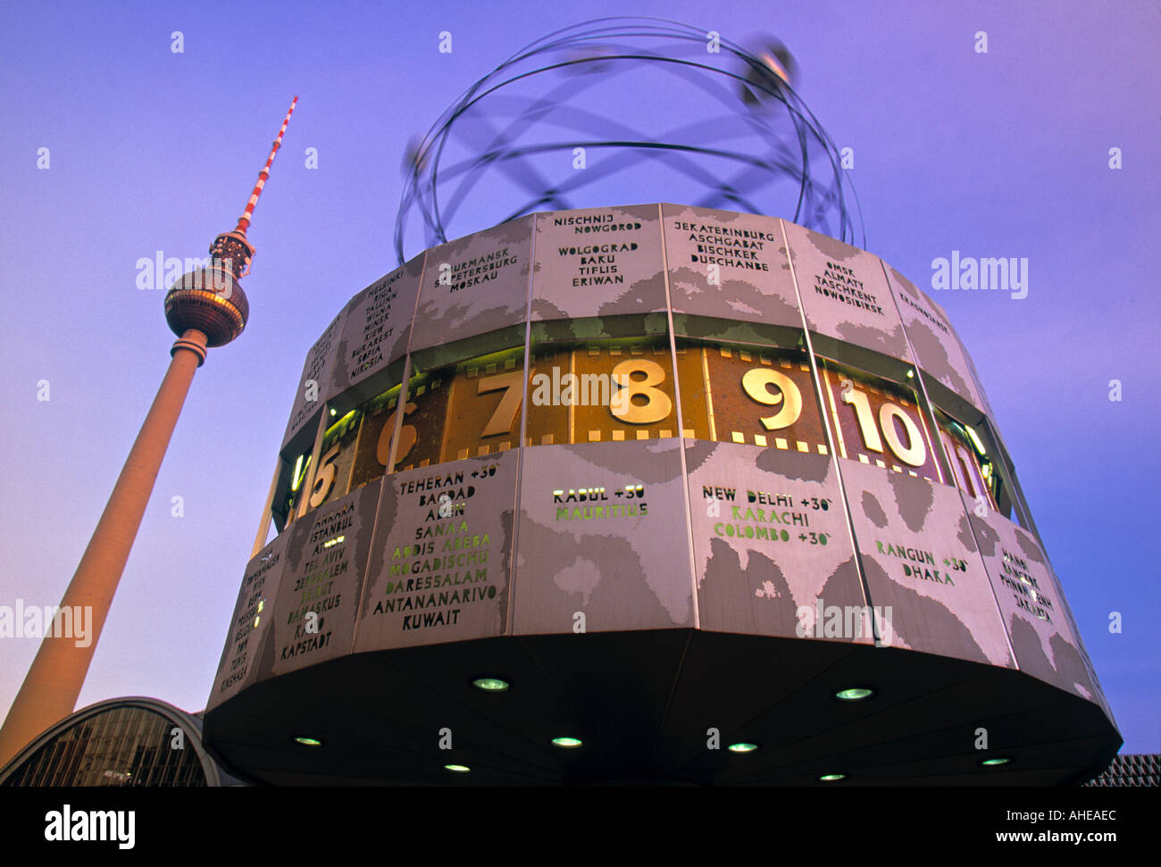 Orologio universale, Alexanderplatz di Berlino, Germania Foto Stock