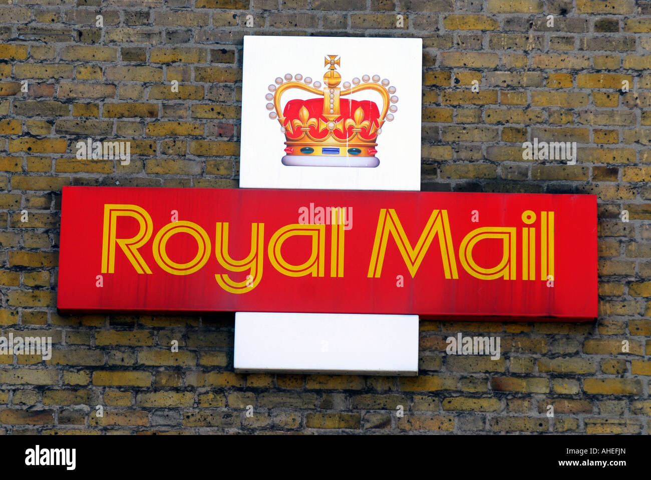 Royal Mail logo in ufficio di smistamento a Clapham London REGNO UNITO Foto Stock