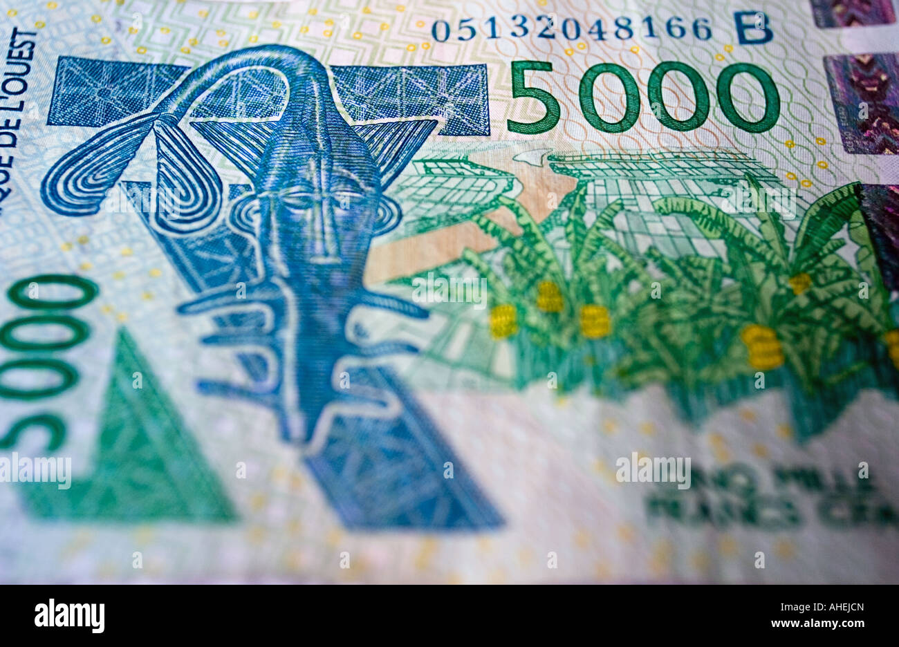 Dettaglio di una banconota 5000, utilizzato come moneta in molti paesi dell' Africa occidentale. Foto Stock