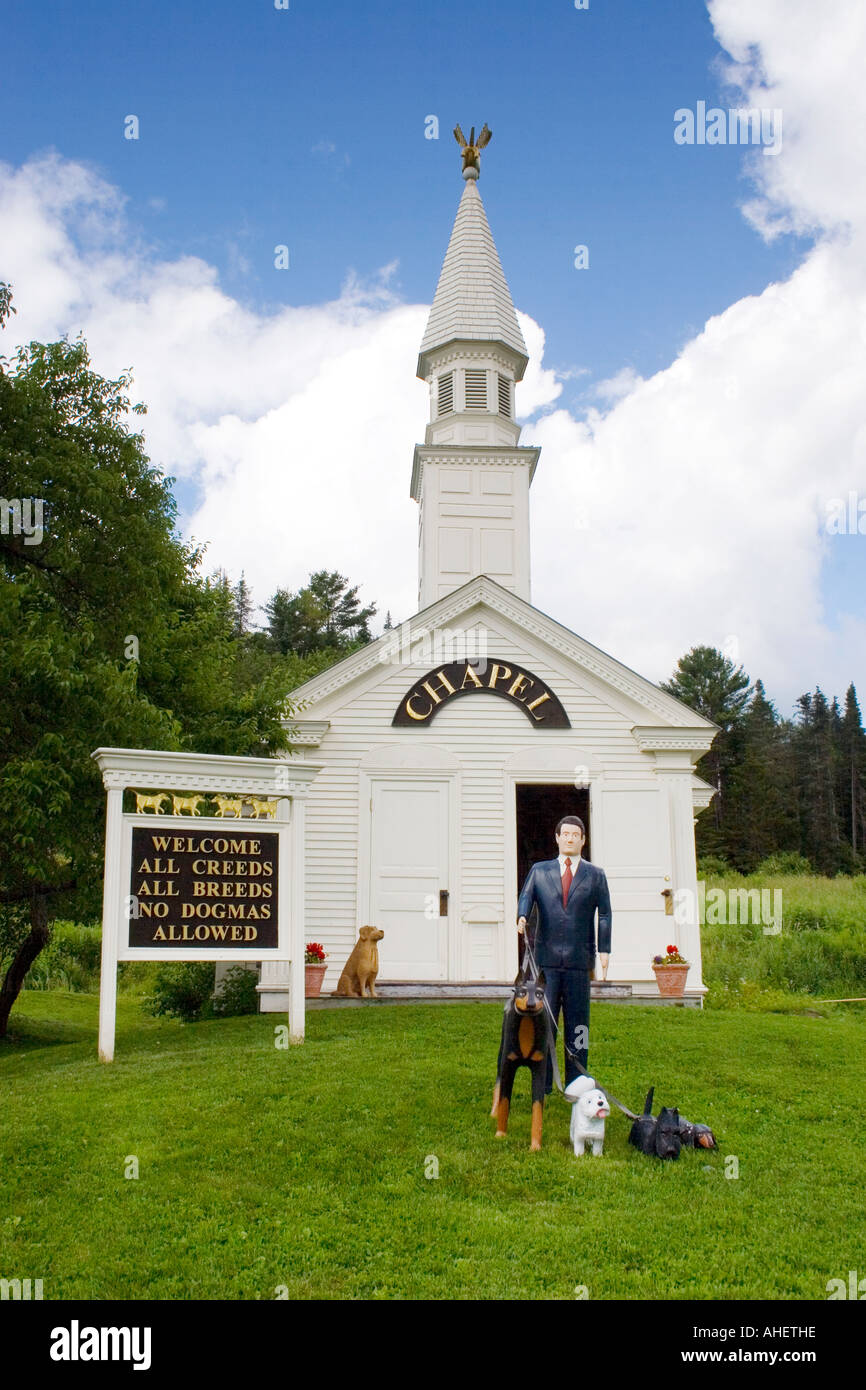 Il cane Cappella fu costruito nel 1999 dall'artista Stephen Huneck sulla montagna di cane in Saint Johnsbury Vermont Foto Stock