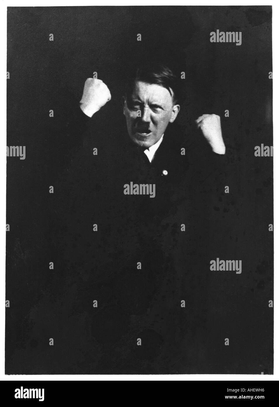 Hitler agitando il pugno Foto Stock