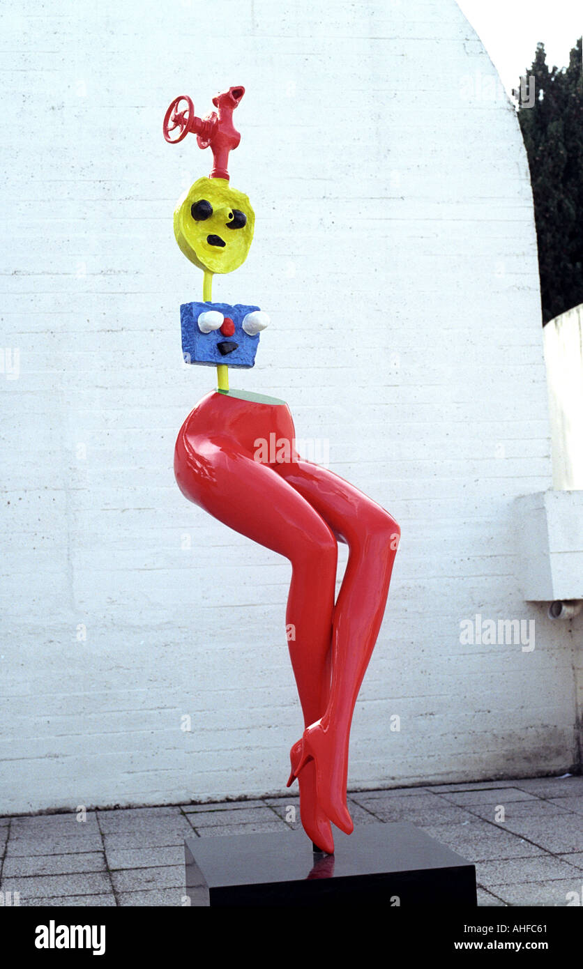 Una statua di Joan Miro alla Fundacio Joan Miro, Barcelona, Spagna. 2004 Foto Stock