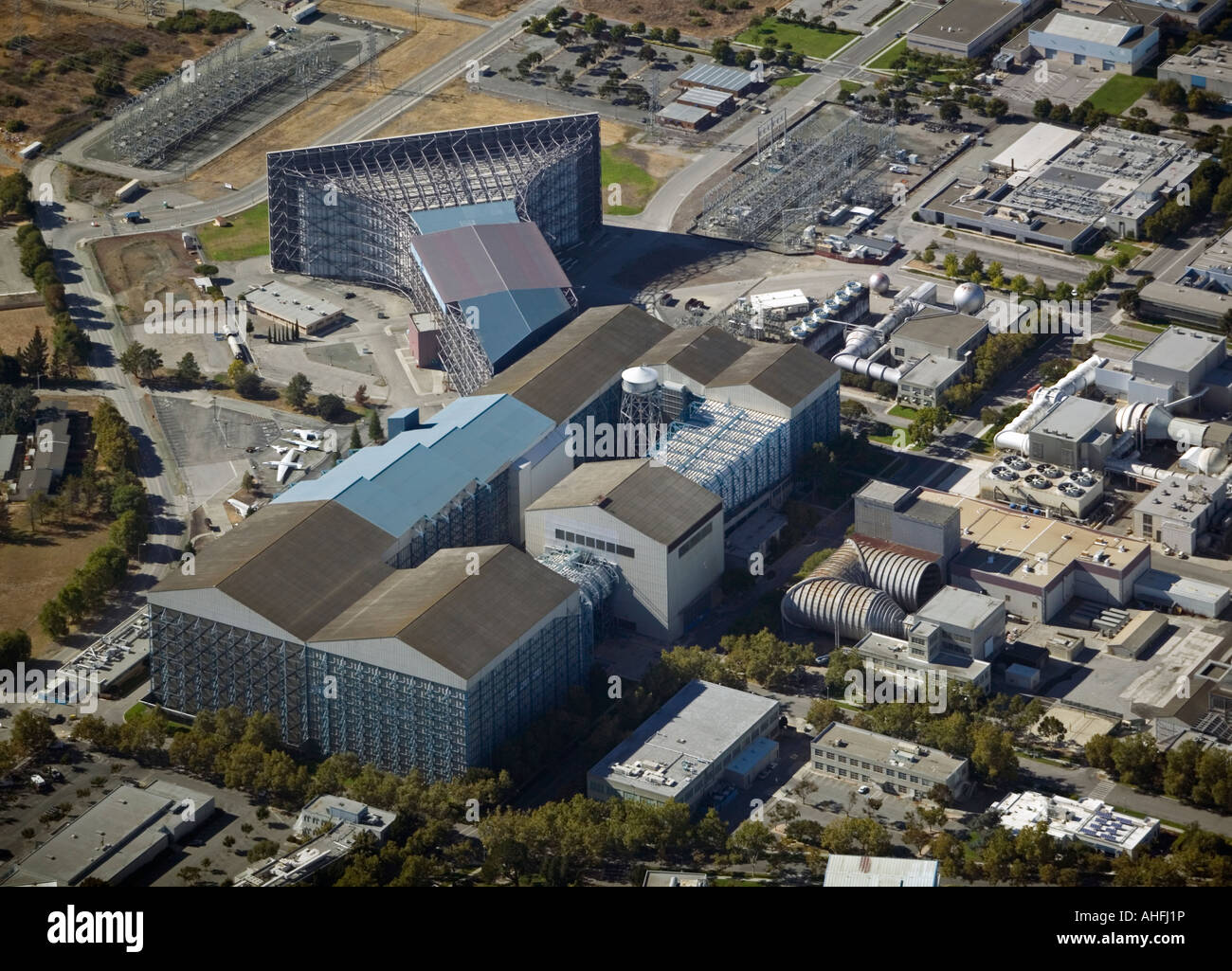 Vista aerea sopra Moffett Field NASA Ames Research Center Wind Tunnel Mountain View California Foto Stock