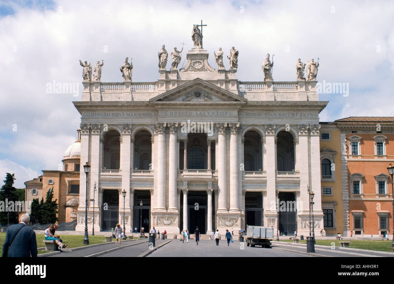 Facciata Di San Giovanni In Laterano Basilica di san giovanni laterano facciata della chiesa facciata della