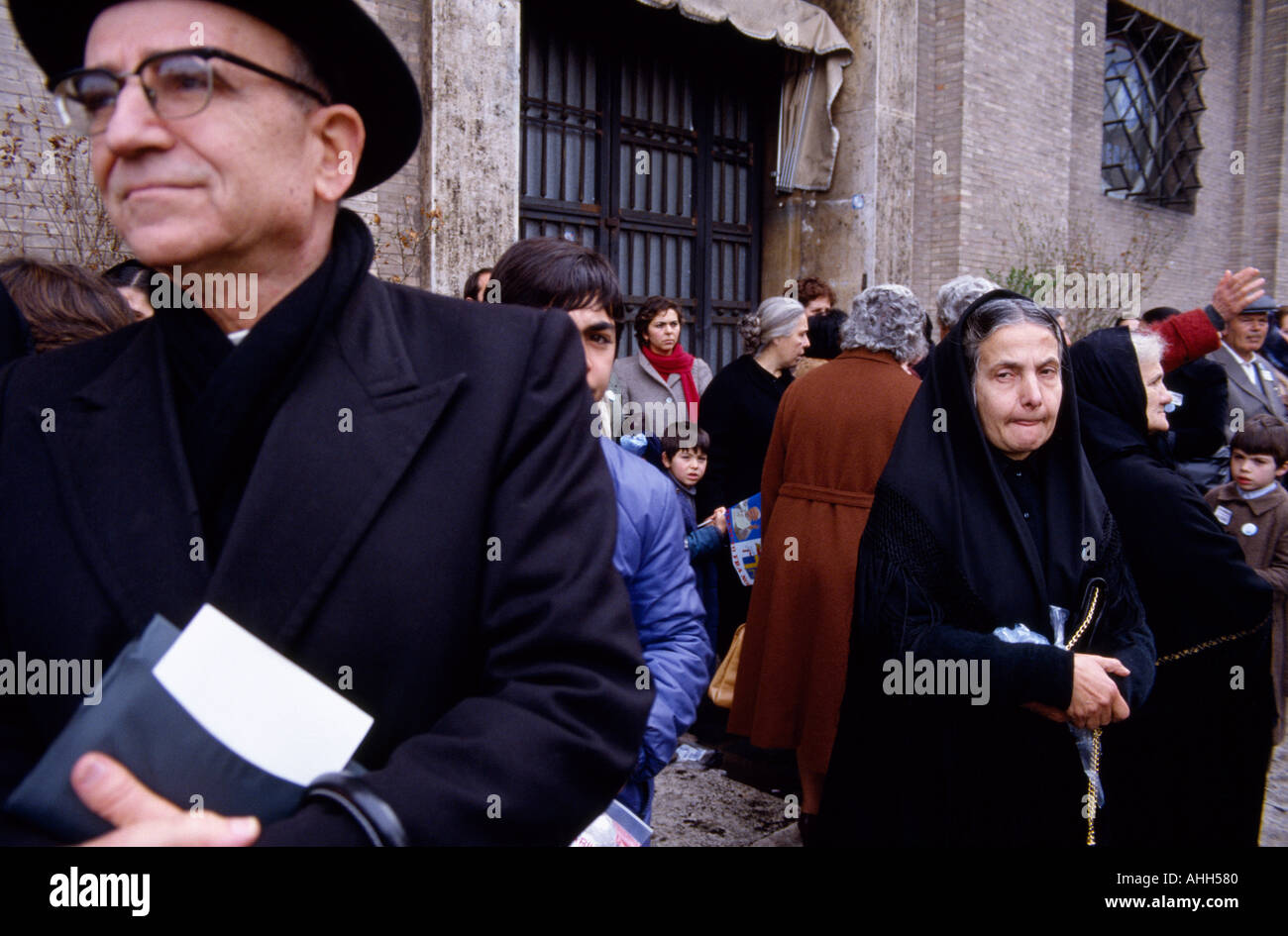 Viaggi nel mondo. Pellegrini cristiani a Saint Peters Il Vaticano in Italia in Europa. Wanderlust evasione Storia e cultura Foto Stock