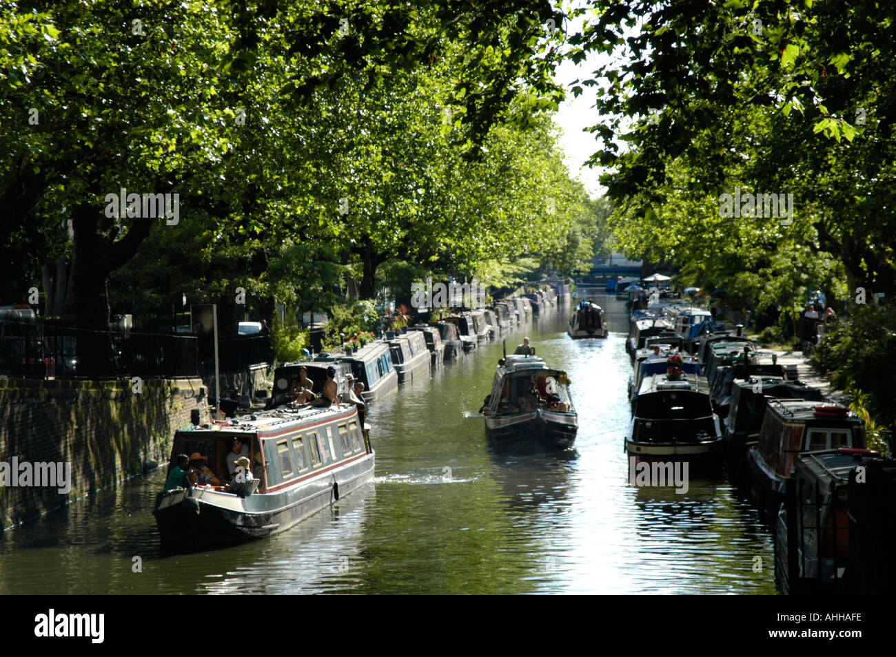Barche a remi sul Regent's Canal a Little Venice, Londra UK Foto Stock