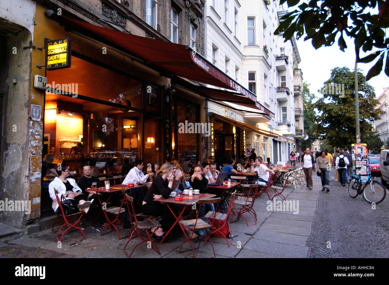 Bar nella zona di Prenzlauer Berg di Berlino, Germania Foto Stock