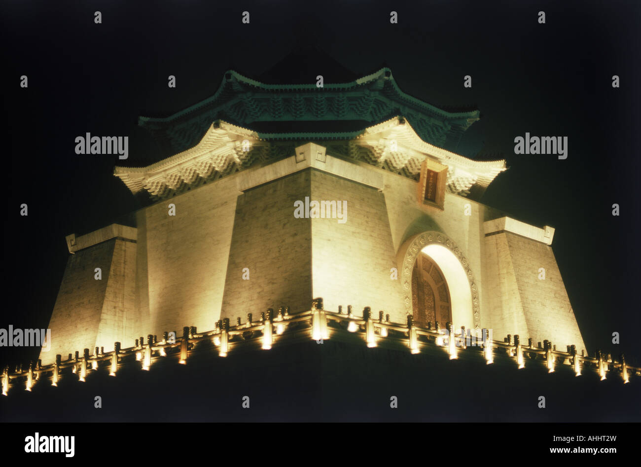 Chiang Kai-shek Memorial di notte a Taipei Taiwan Foto Stock