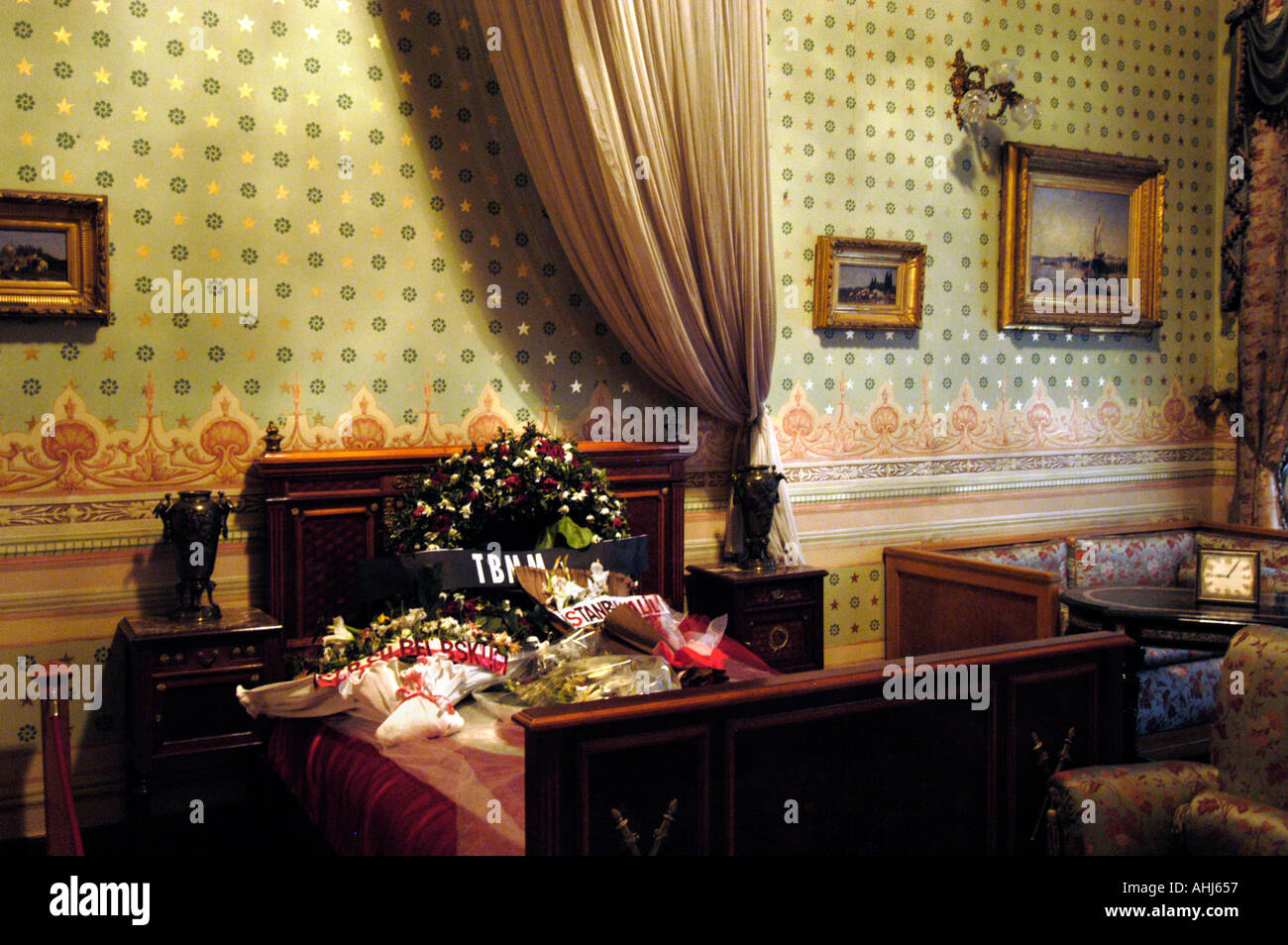 Il letto di morte di Kemal Ataturk in Dolmabahce Palace Istanbul Turchia Foto Stock