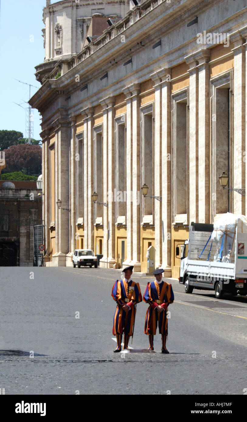 Guardie Svizzere presso la Città del Vaticano Roma 2006 Foto Stock