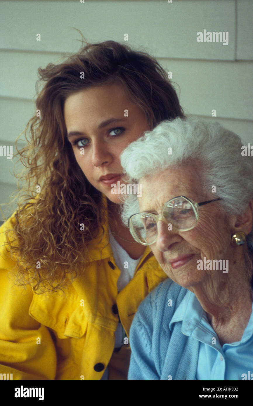 Vecchi e giovani femmine Foto Stock
