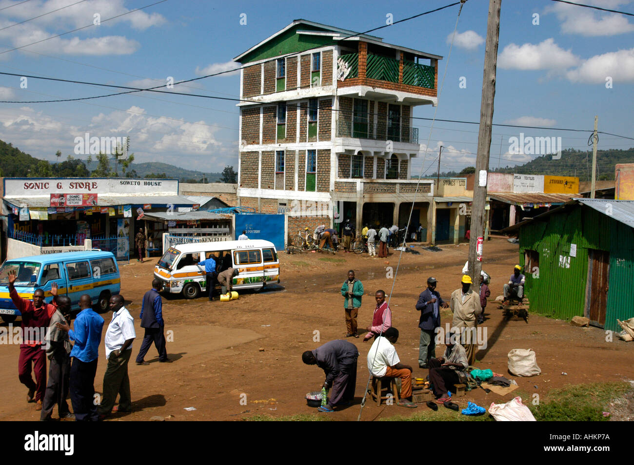 Africa Kenya Tanzania frontiera frontiera town house persone urbane Foto Stock