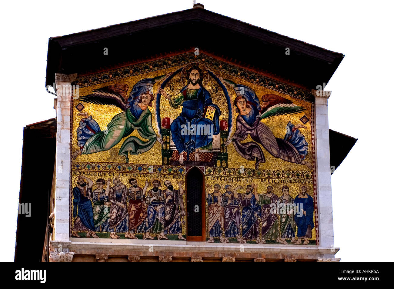 La Basilica di San Frediano è una chiesa romanica di Lucca, situata in Piazza San Frediano. Monumentale mosaico dorato sulla facciata. Foto Stock
