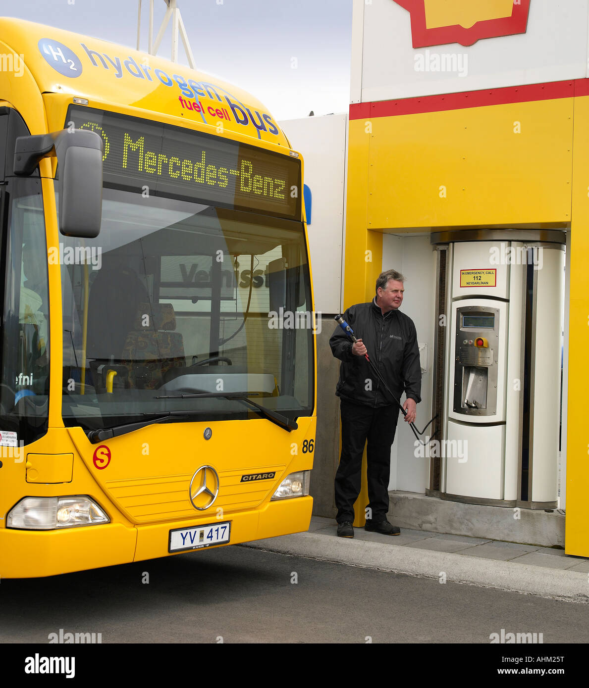 Alimentato a idrogeno autobus a idrogeno impianto, Reykjavik Islanda Foto Stock