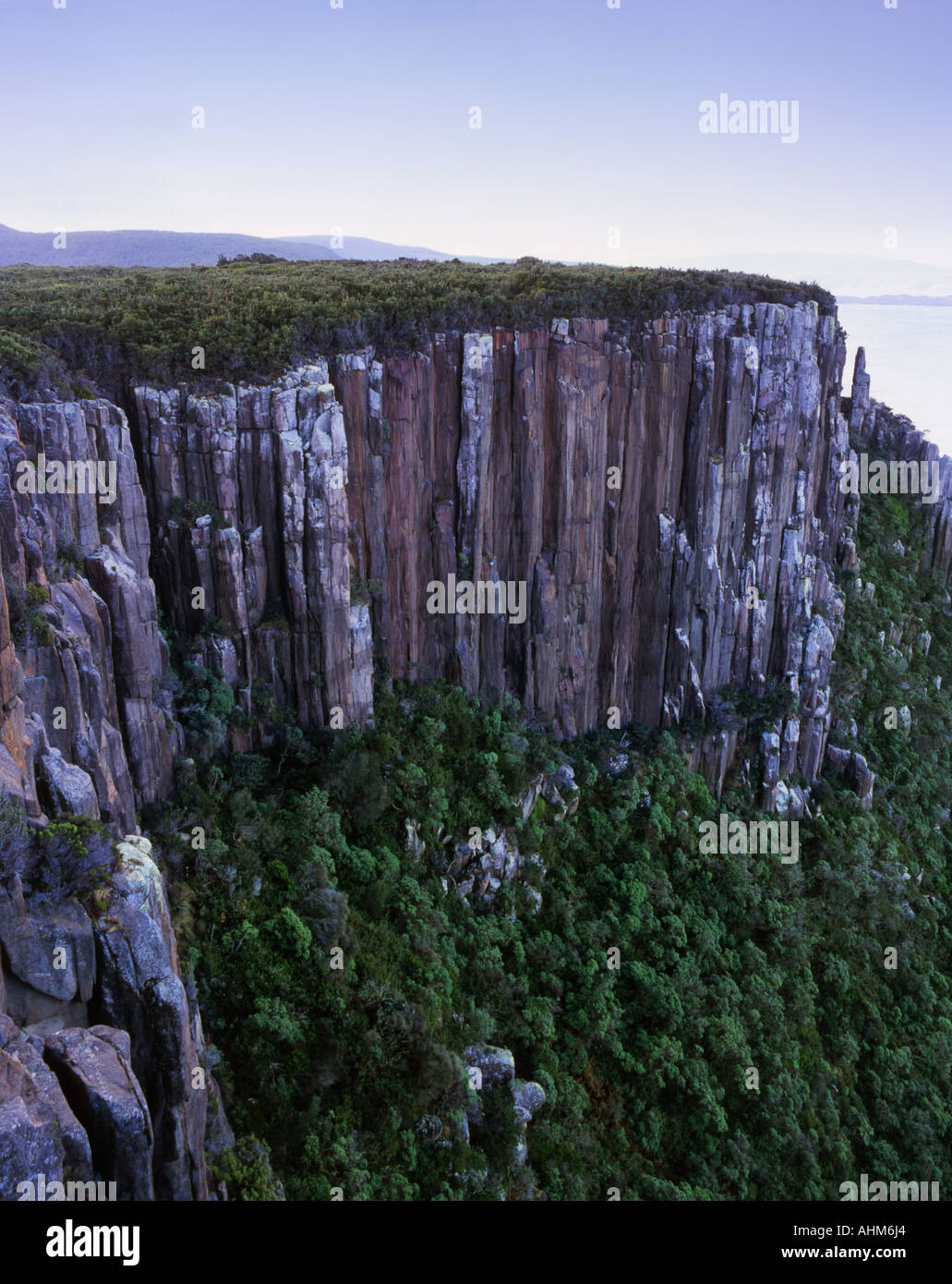 Dolerite scogliere a Cape Raoul Tasman Parco nazionale Tasmania Australia Foto Stock