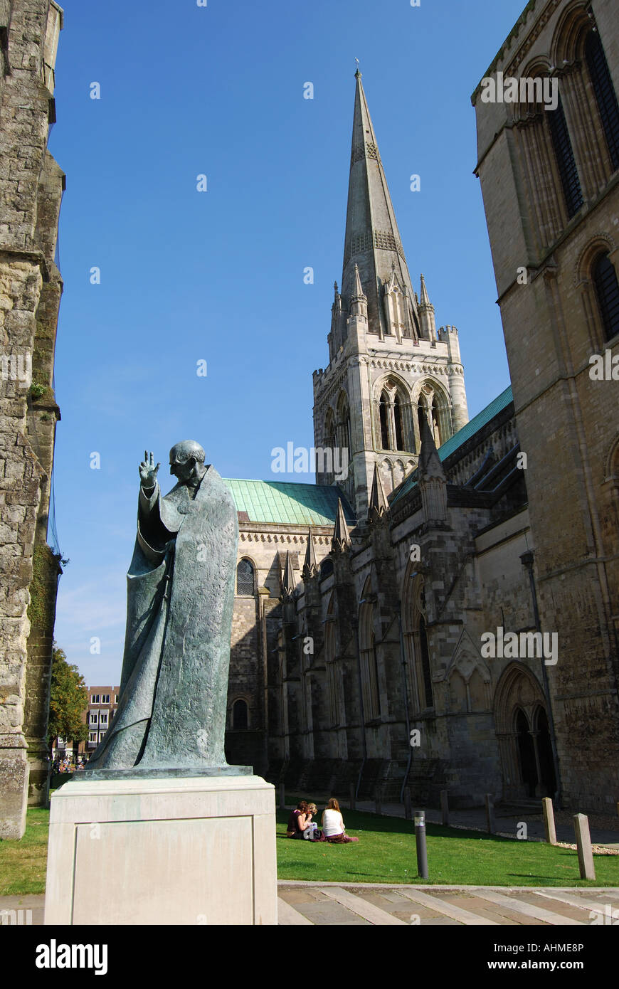 Chichester Cathedral mostra St.Richard della statua, Chichester, West Sussex, in Inghilterra, Regno Unito Foto Stock