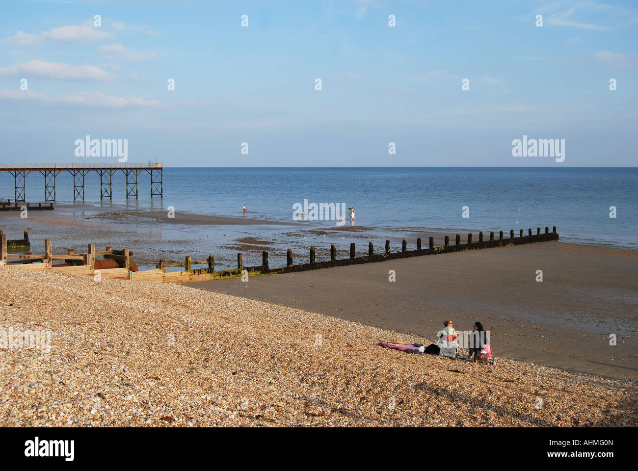 La spiaggia e il molo, Bognor Regis, West Sussex, in Inghilterra, Regno Unito Foto Stock