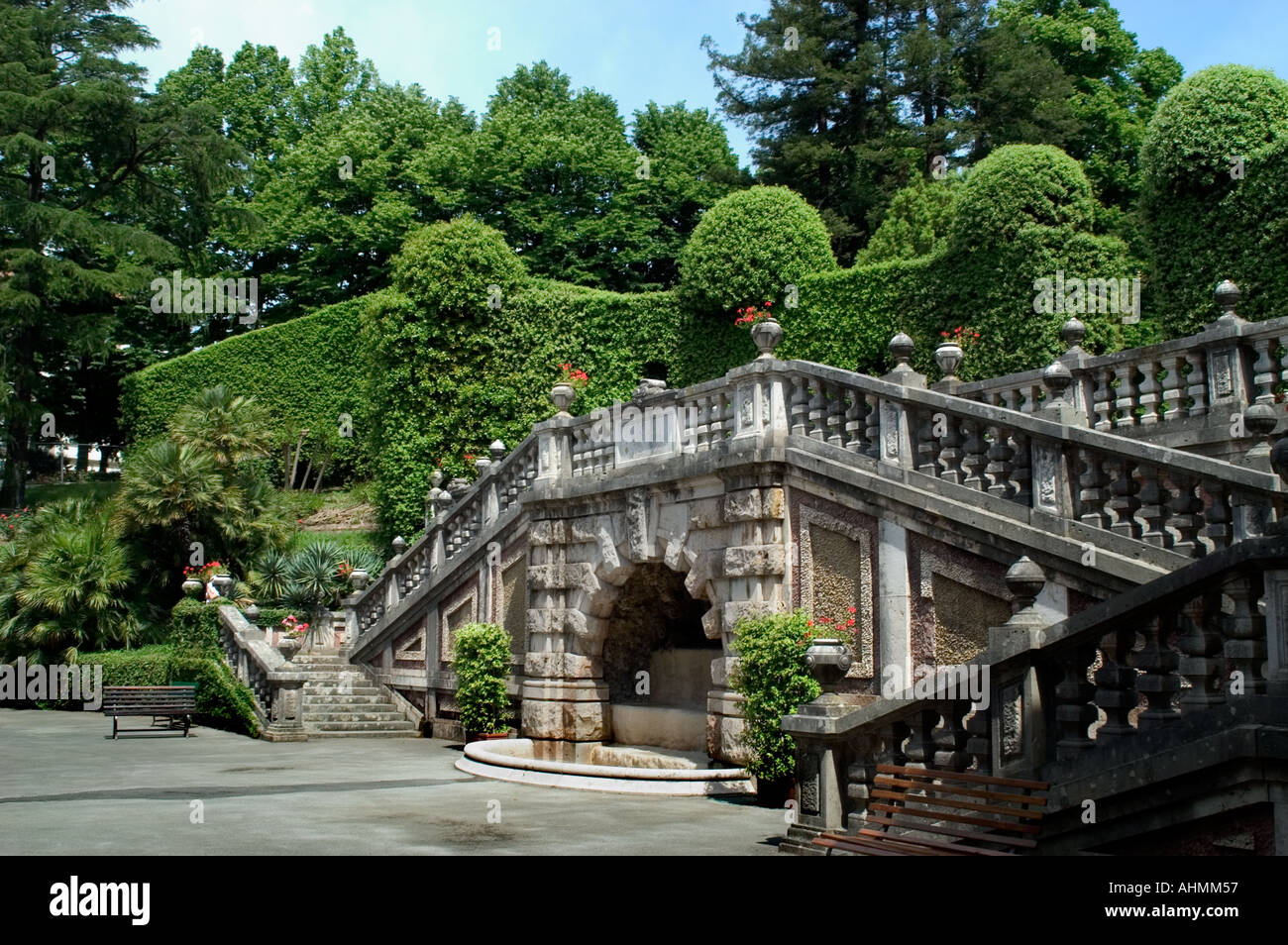 Giardini acqua Terme Tettuccio Montecatini famoso centro termale Toscana  Italia meditterranea Foto stock - Alamy