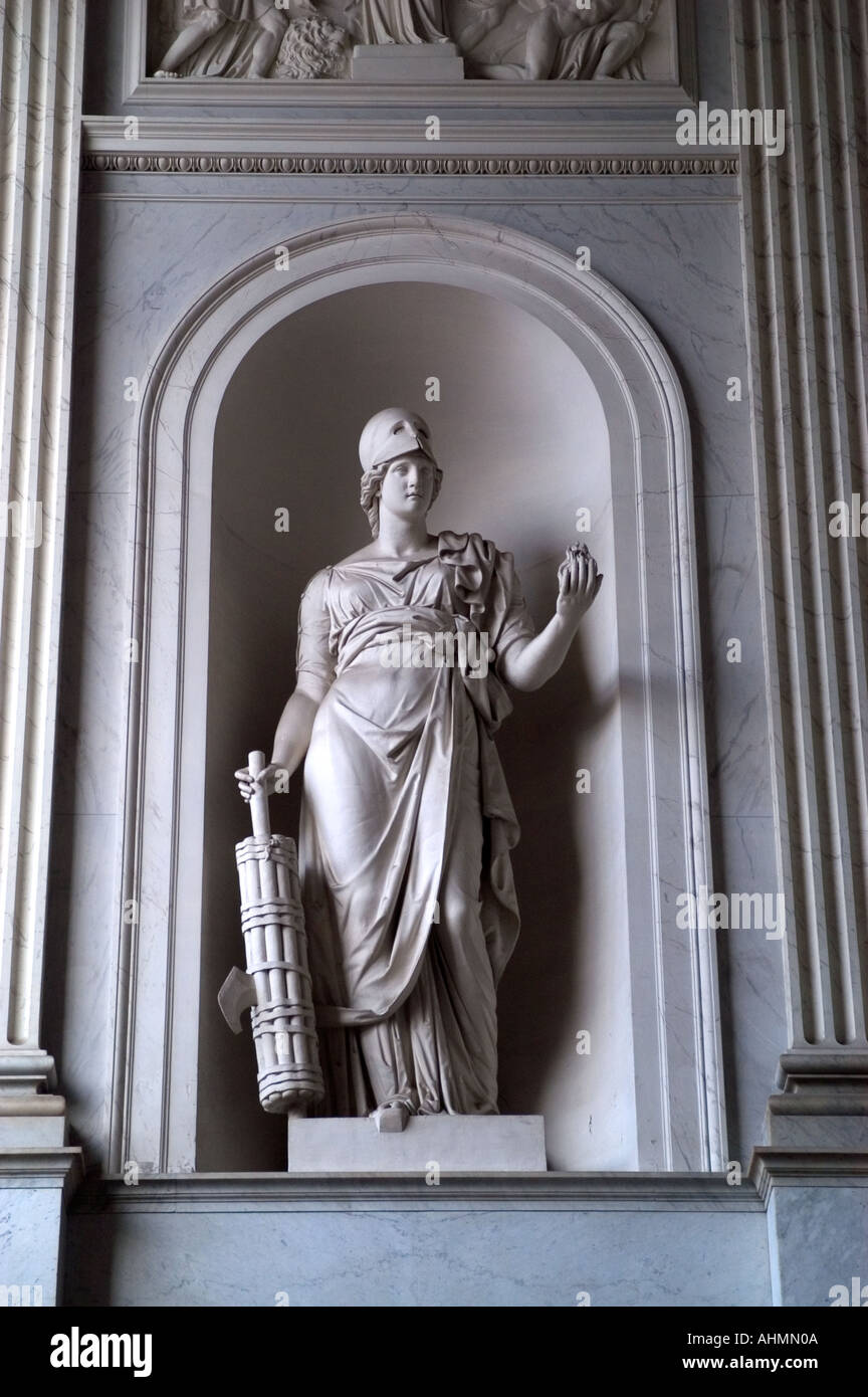 Palazzo reale di Napoli, Palazzo reale di Napoli, napoletano, Palazzo reale e Napule, Italia, statue dei Re di Napoli, Foto Stock