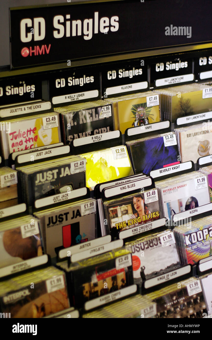 CD singles forsale in HMV Oxford Street London Foto Stock